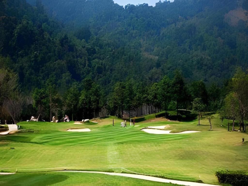 Royal Hills Golf Resort & Spa Nakhon Nayok Esterno foto