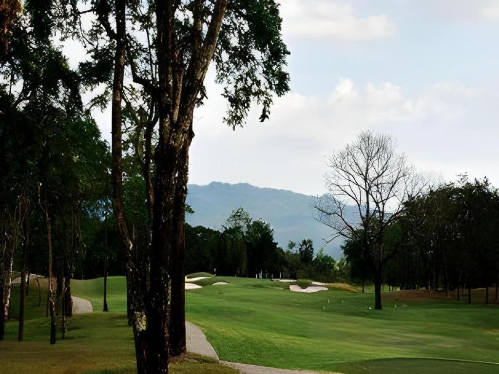 Royal Hills Golf Resort & Spa Nakhon Nayok Esterno foto