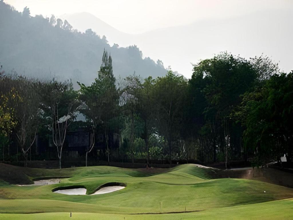 Royal Hills Golf Resort & Spa Nakhon Nayok Esterno foto