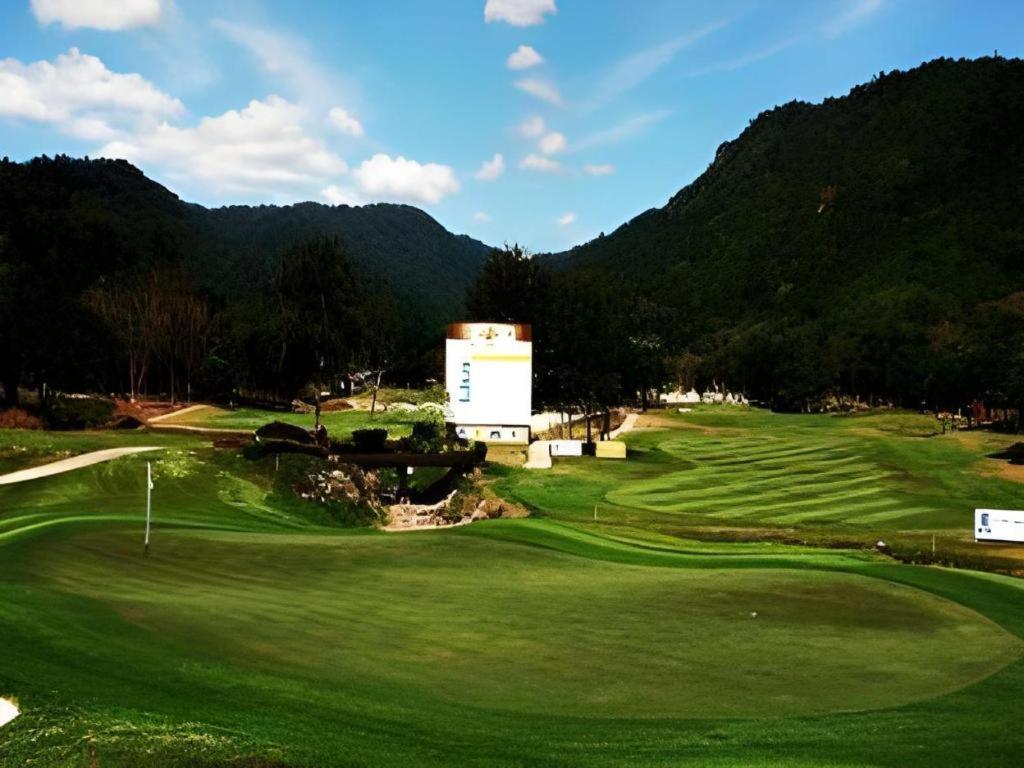 Royal Hills Golf Resort & Spa Nakhon Nayok Esterno foto