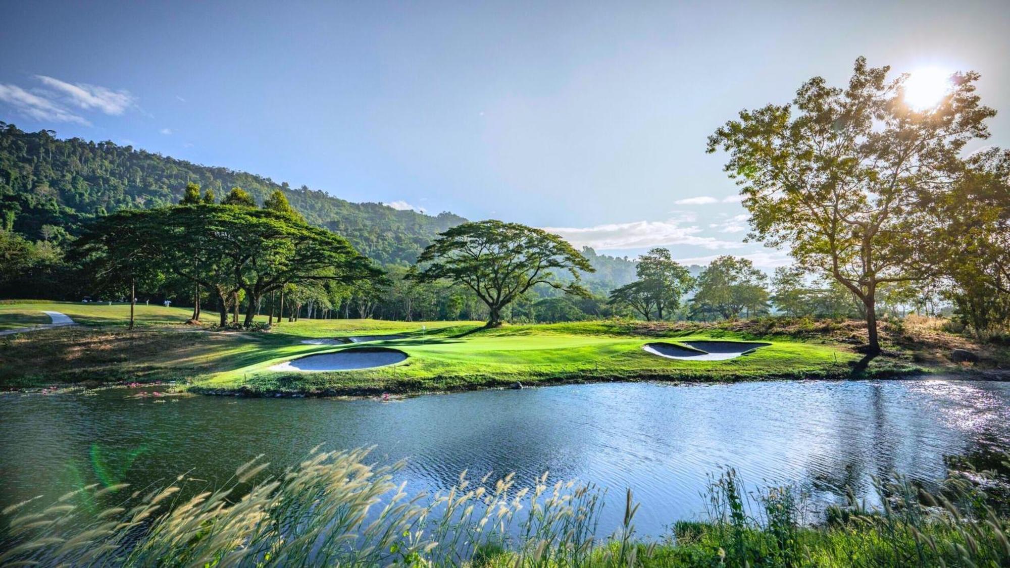 Royal Hills Golf Resort & Spa Nakhon Nayok Esterno foto