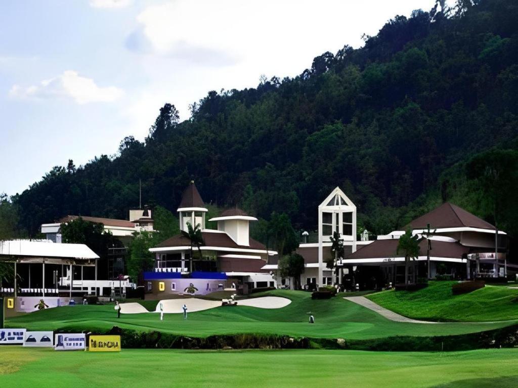 Royal Hills Golf Resort & Spa Nakhon Nayok Esterno foto