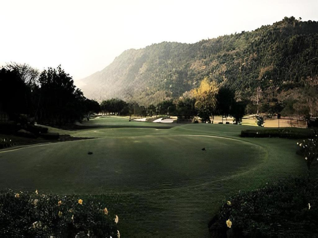 Royal Hills Golf Resort & Spa Nakhon Nayok Esterno foto