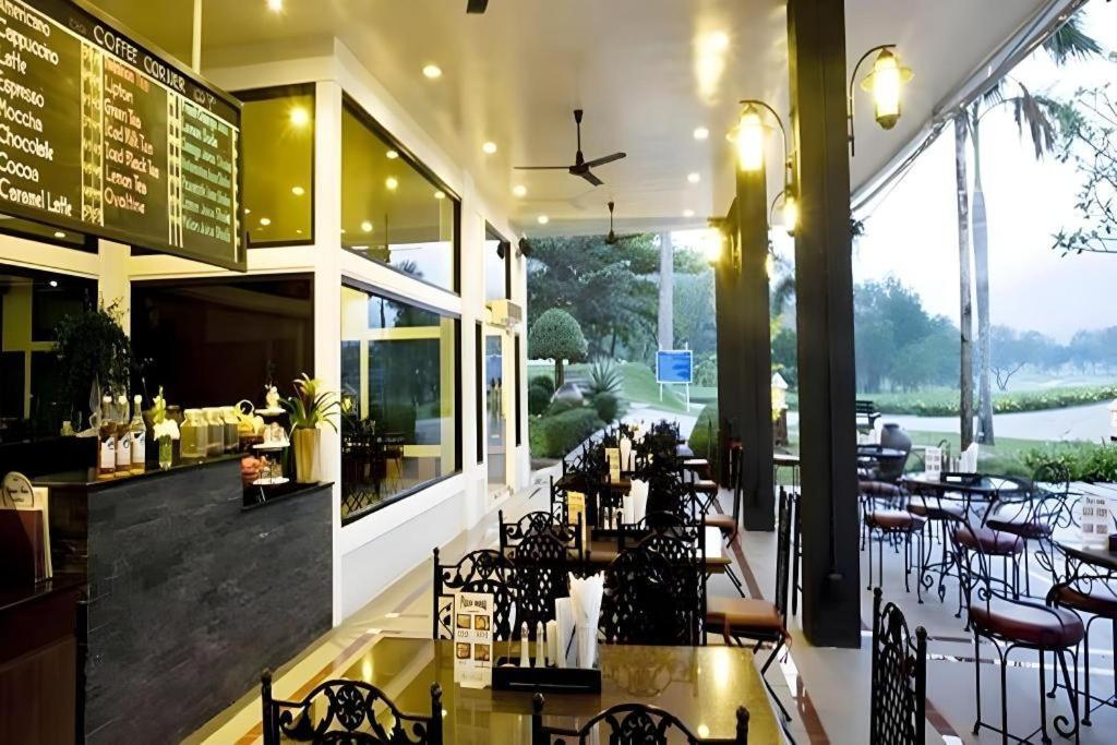 Royal Hills Golf Resort & Spa Nakhon Nayok Esterno foto