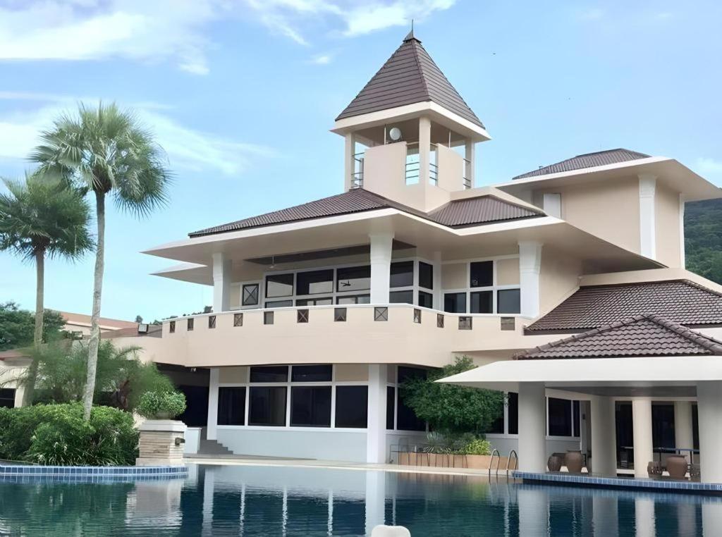 Royal Hills Golf Resort & Spa Nakhon Nayok Esterno foto